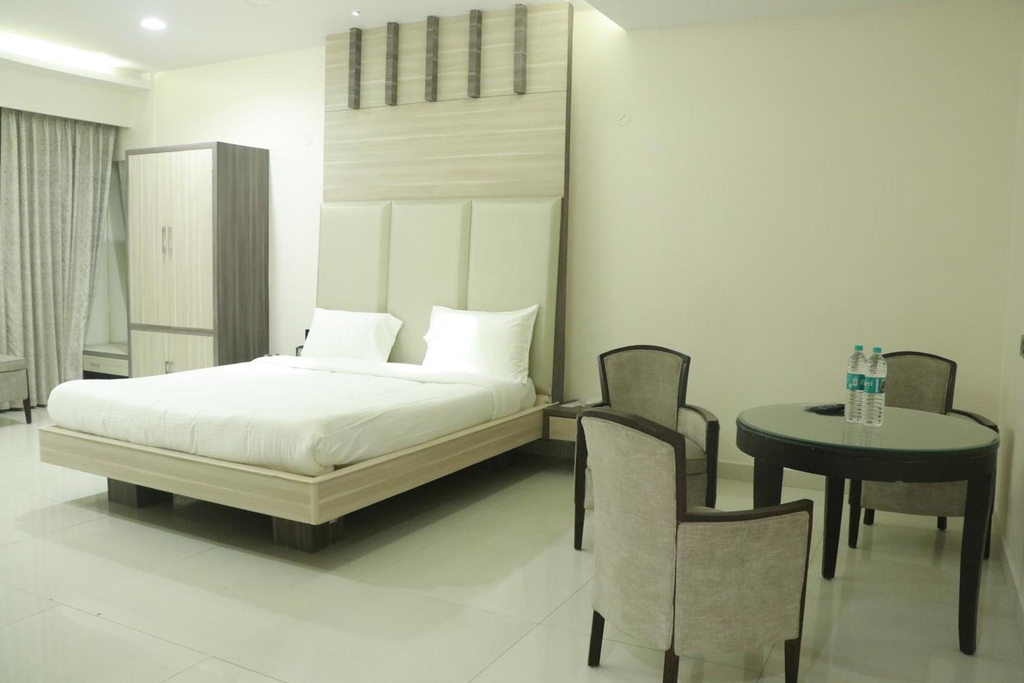 Pt Moolraj Residency Hotel Una  Exterior photo